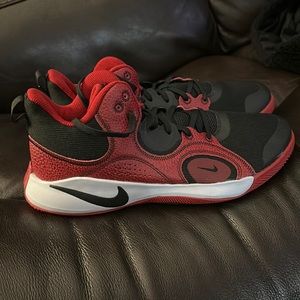Nike basketball shoes size 10.5 sold as is